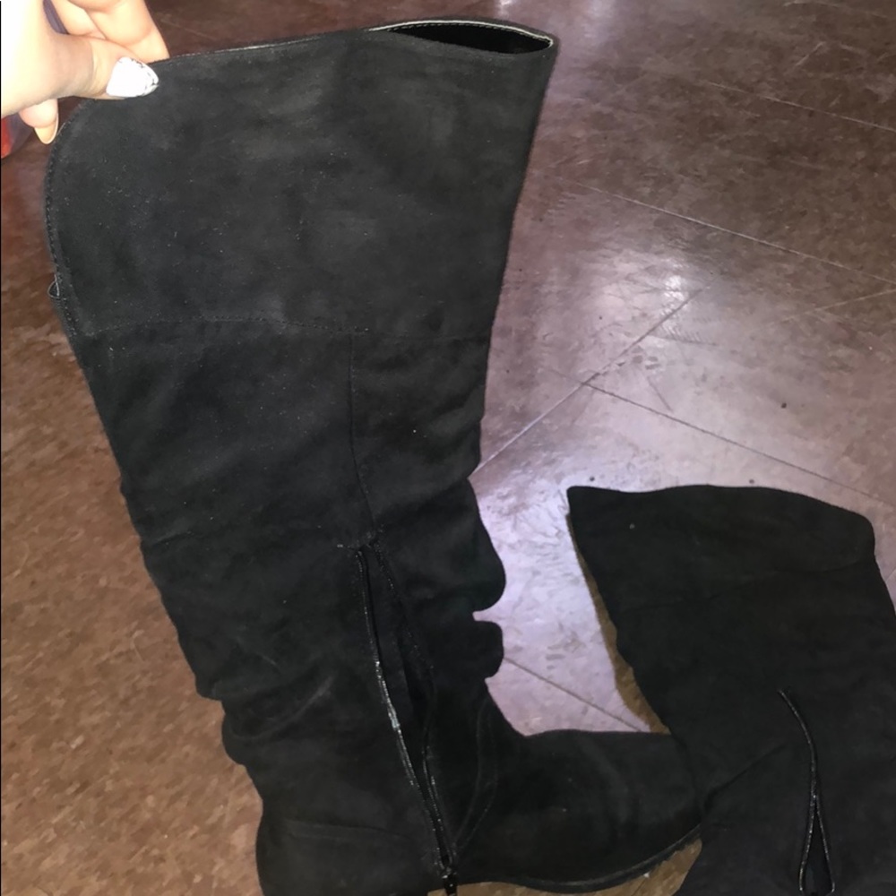 Knee high boots forever 21 with small heel